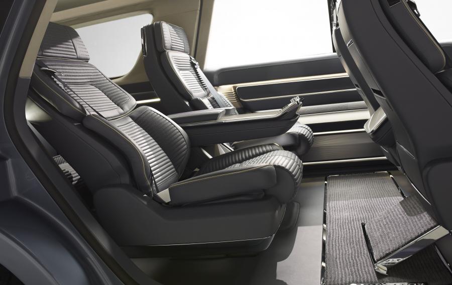  Lincoln Navigator Concept 2016 года  (фото 14 из 17)